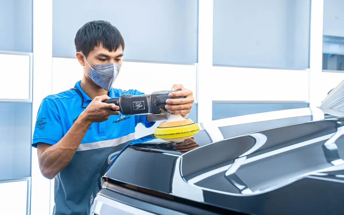 Đánh bóng hiệu chỉnh xóa xước sơn xe trước khi dán PPF